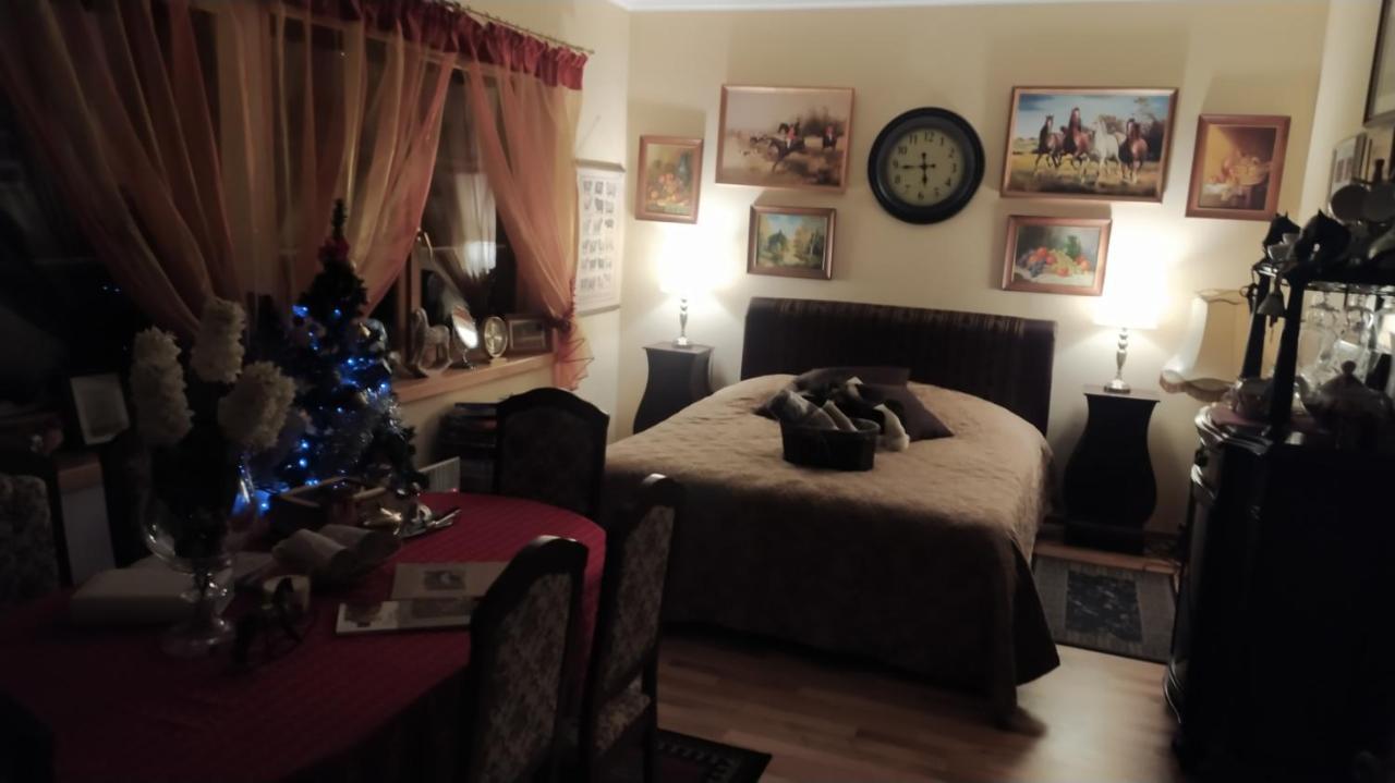 Hotel Cavalier House à Jumprava Extérieur photo